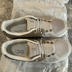 Brand new Oncloud running shoes. Women’s size 8